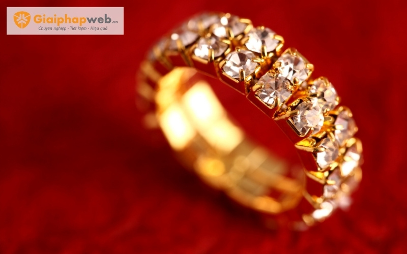 Nên mua vàng miếng hay vàng nhẫn Nên mua vàng miếng hay vàng nhẫn